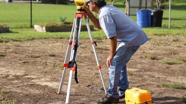 Comment savoir si un terrain est divisible ? Règles et vérifications