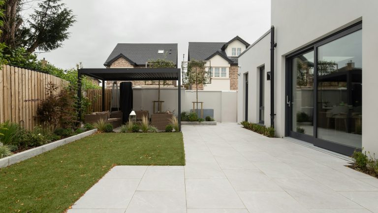Quelle surface de terrain pour construire une maison de 150 m² ?