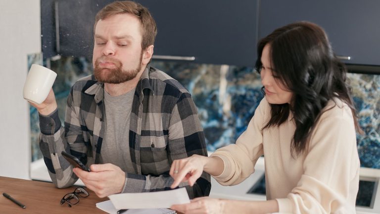 Charges locatives : qui paie quoi entre propriétaire et locataire ?