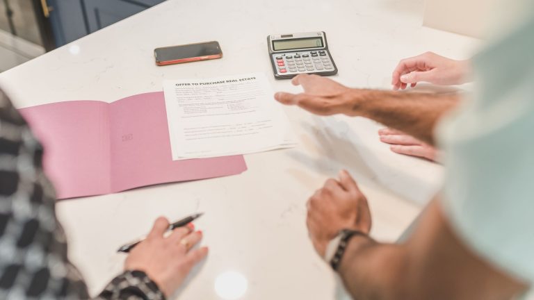 Athome : la solution de recommandé électronique pour syndics et professionnels immobiliers